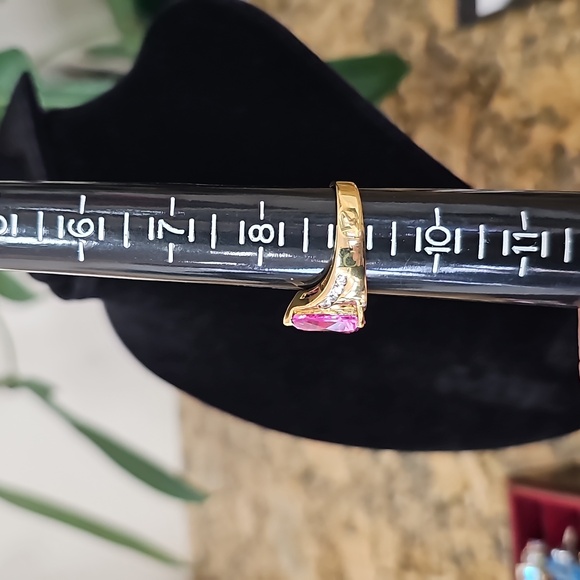 Pink triangle ring! Pink topaz, white topaz, rhodium vermeil - Picture 7 of 7